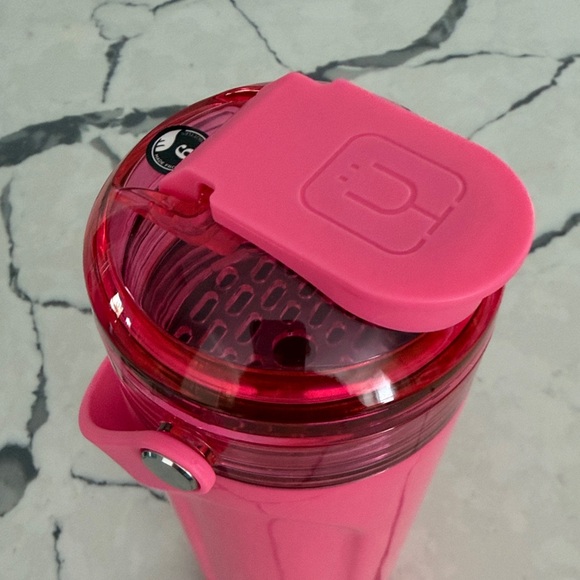 BrüMate 26 oz. Multishaker - Neon Pink - Picture 2 of 6